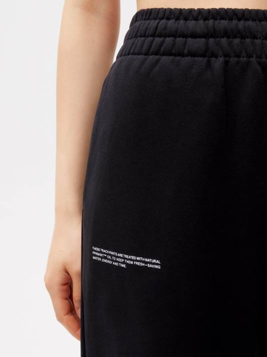 Kalhoty 365 s rovnými nohama R6FH300 Černá oblečení Pangaia ženy